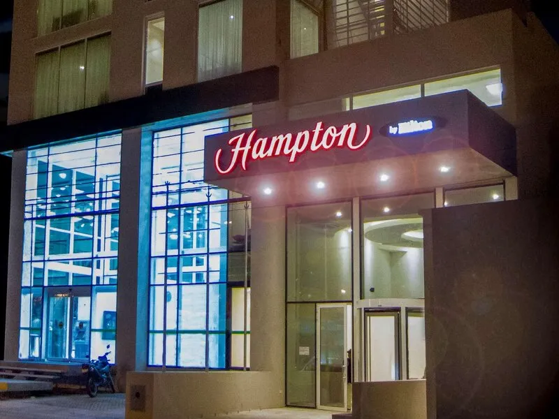 Hampton by Hilton Santa Cruz/Equipetrol · Anbieterbild von TUI