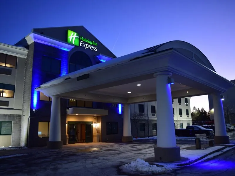 Holiday Inn Express Syracuse Airport · Anbieterbild von TUI