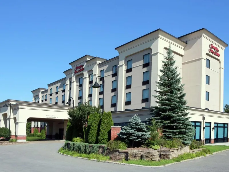 Hampton Inn & Suites Laval Quebec · Anbieterbild von TUI