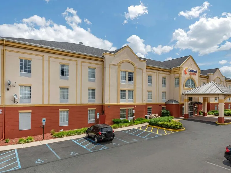 Comfort Suites Newark · Anbieterbild von TUI