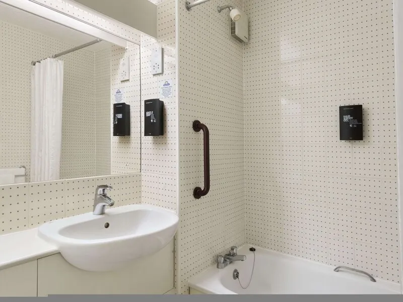 Days Inn by Wyndham Warwick South M40 · Anbieterbild von TUI
