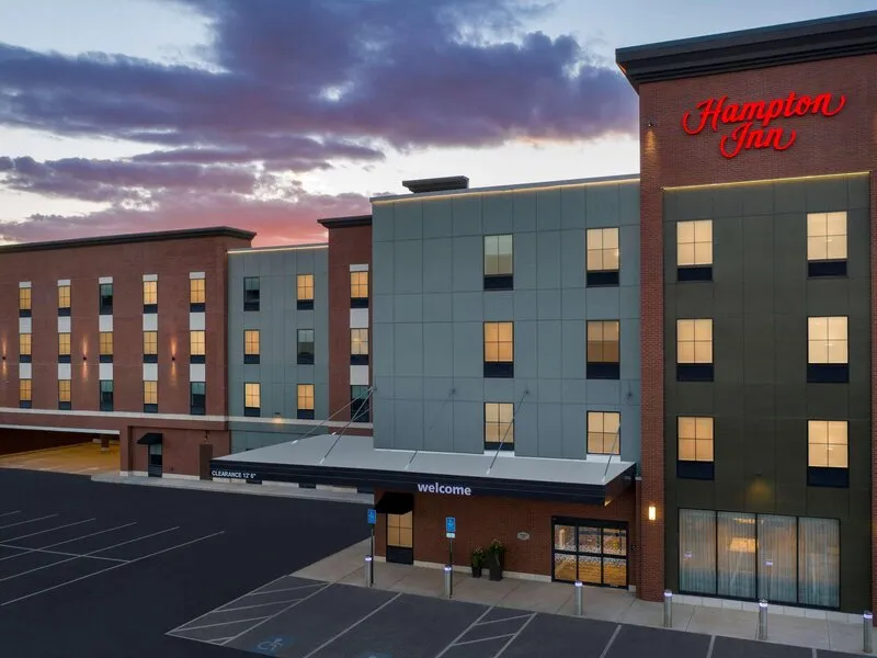 Hampton Inn Boston Logan Airport Chelsea · Anbieterbild von TUI