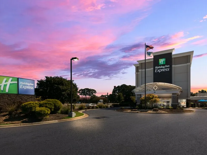 Holiday Inn Express Hampton - Coliseum Central · Anbieterbild von TUI