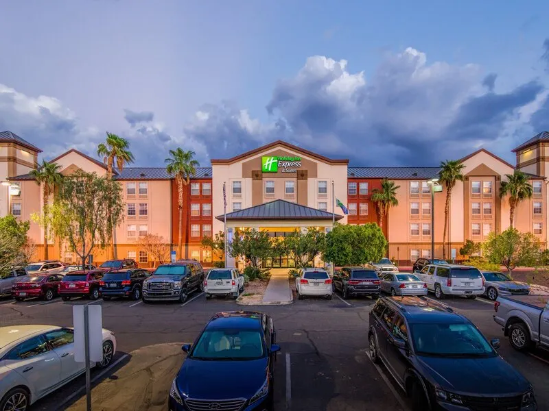 Holiday Inn Express & Suites Phoenix Airport · Anbieterbild von TUI