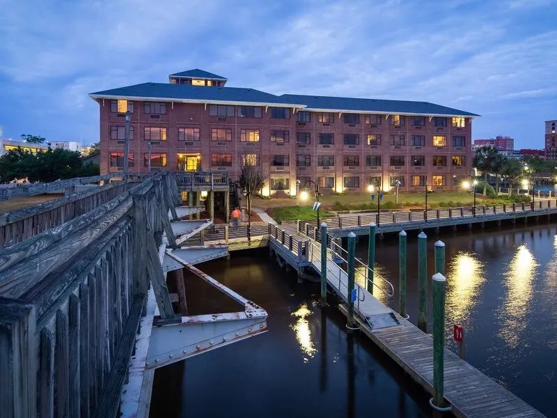 Best Western Plus Coastline Inn · Anbieterbild von TUI