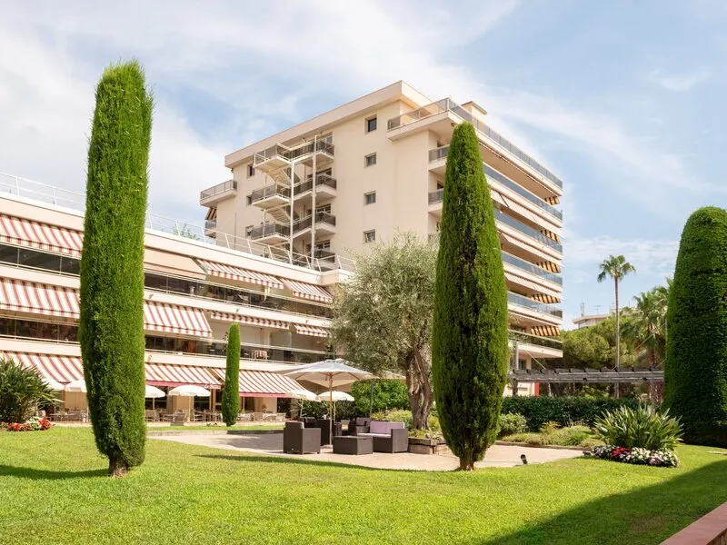 The Originals Boutique, Hôtel Les Strélitzias, Antibes Ouest · Anbieterbild von TUI