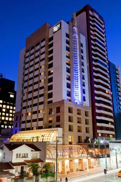 Qoya Hotel Curitiba, Curio Collection by Hilton · Anbieterbild von TUI