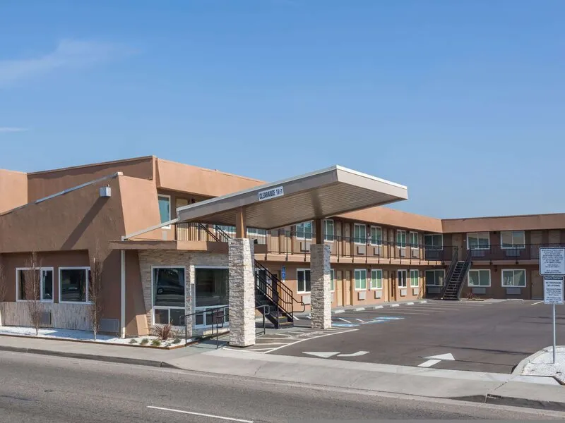 DAYS INN YOSEMITE AREA FRESNO · Anbieterbild von TUI